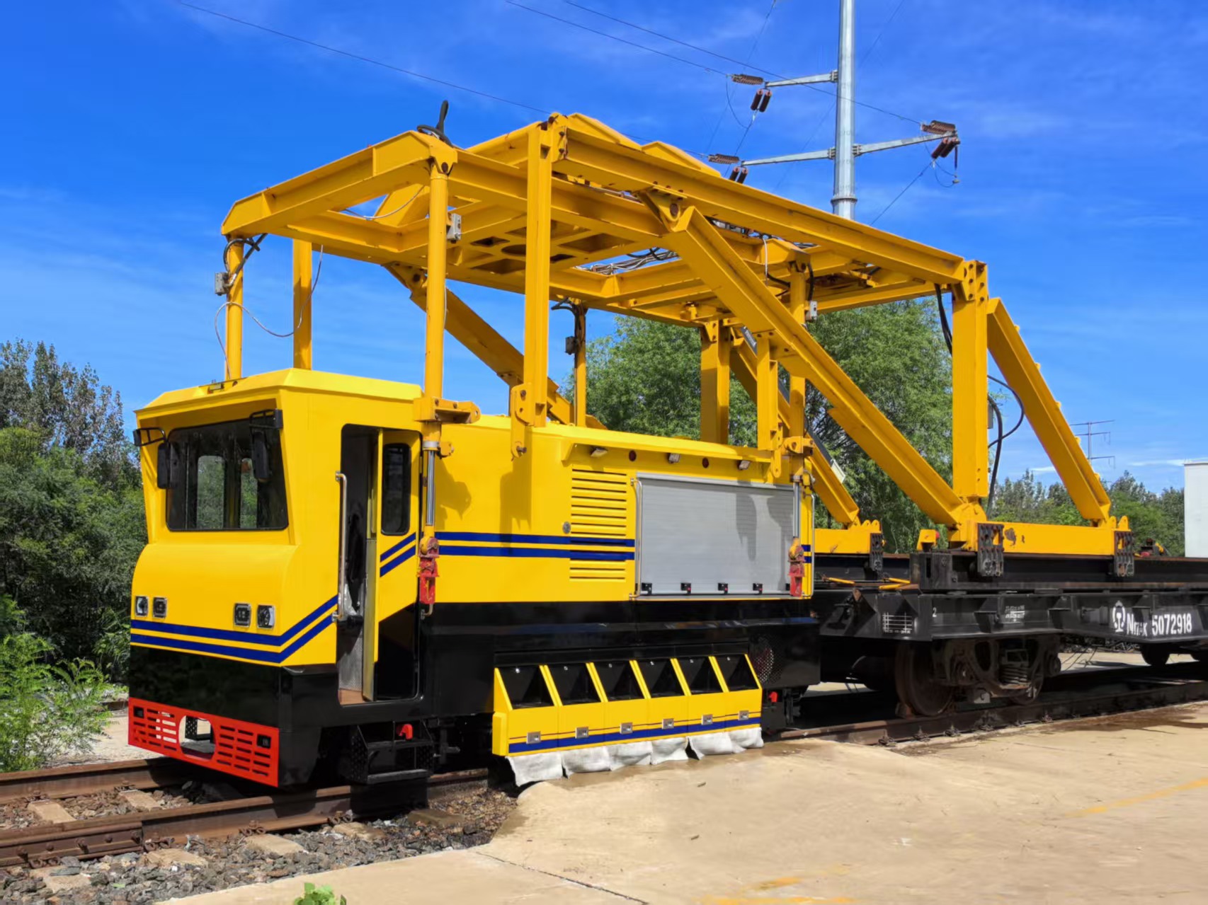 Medium-Sized Intelligent Rail Grinding Vehicle